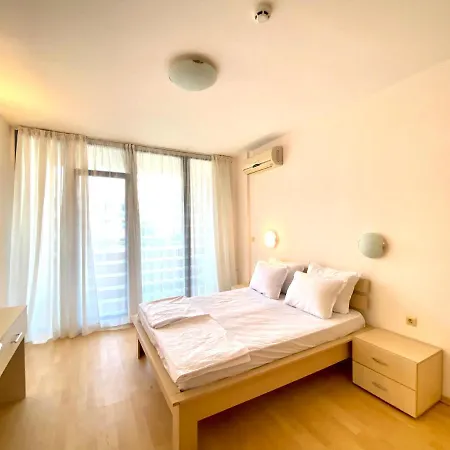 Family Apartment In Trakia Complex